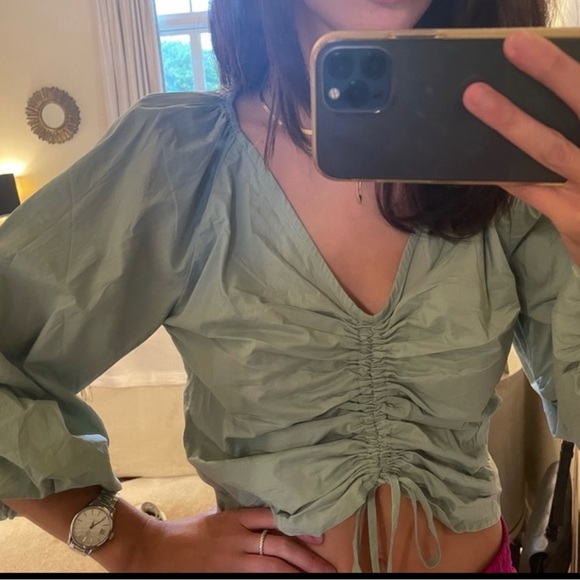 MANGO BLOUSE FLOWER.  
 
 Cotton Blouse With Ruched detail